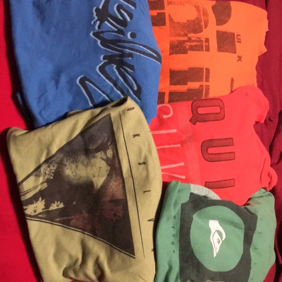 Large Quiksilver Tees - Picture 1 of 1